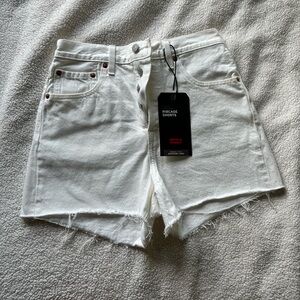 NWT Levi’s ribcage shorts